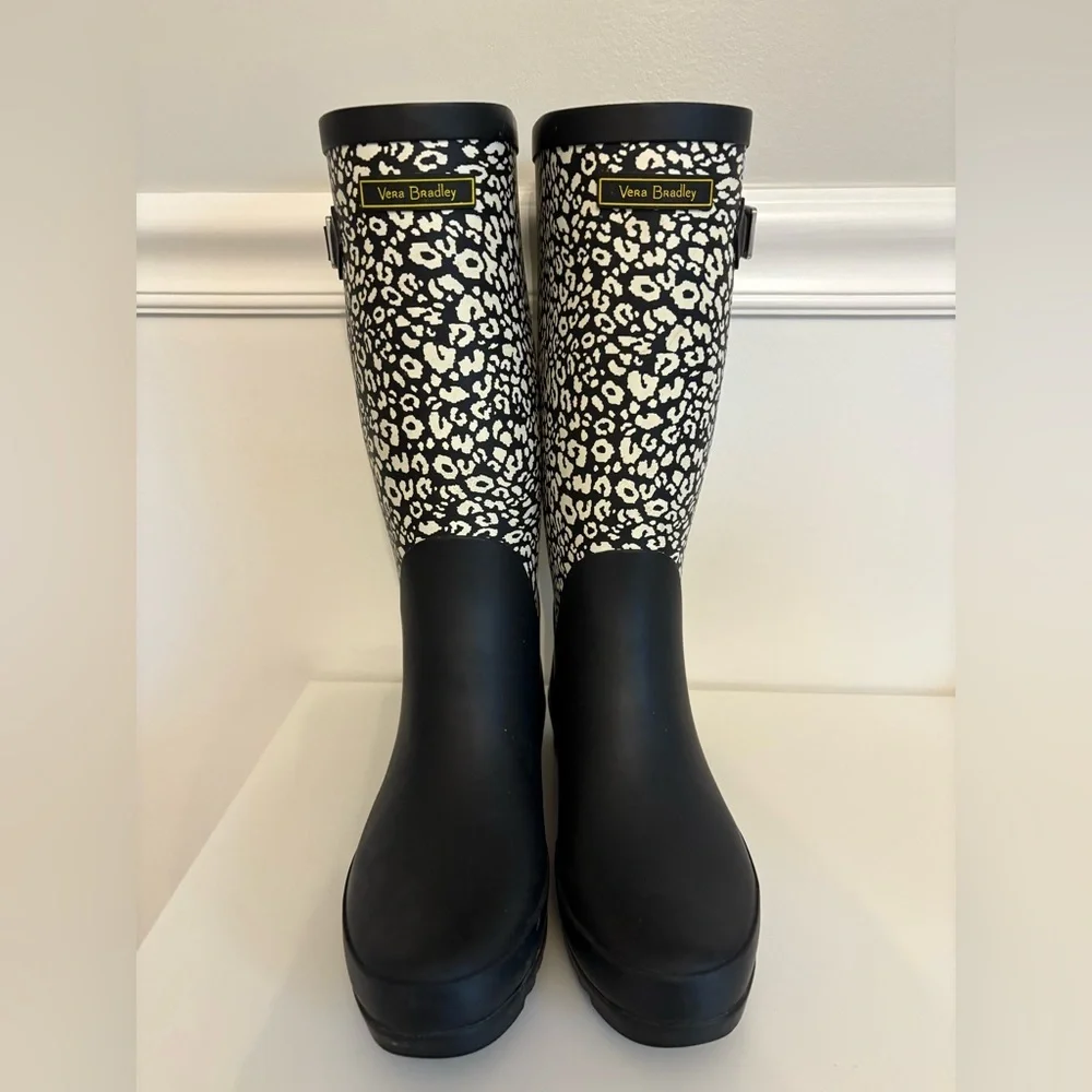 Vera Bradley Leopard Print “camocat” Tall Rain boots, Size 6 in Black and White
